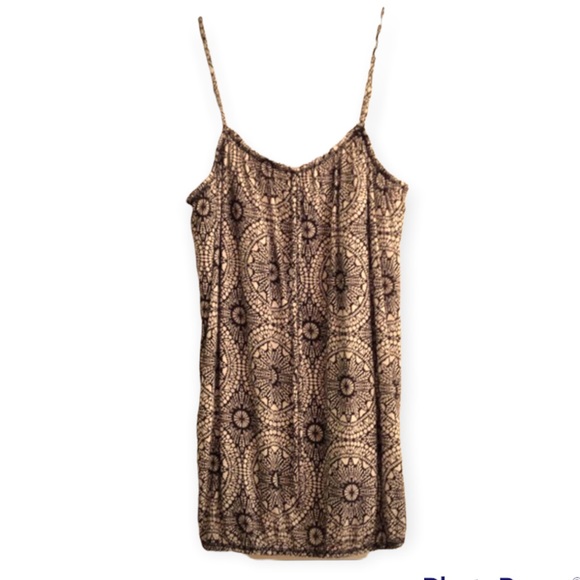 Banana Republic Tops - ✨ Geometric print BR tank